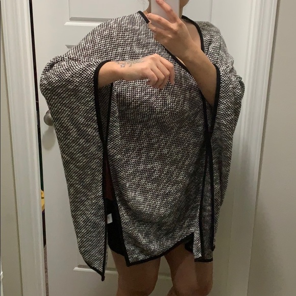 KNIT PONCHO WRAP - Picture 5 of 6